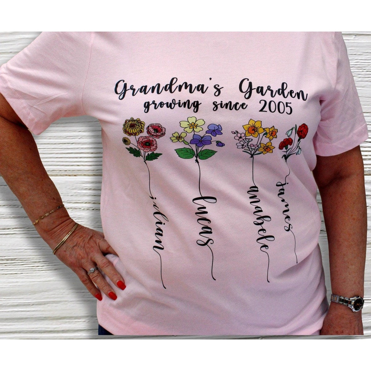 Personalized Grandma Shirt with Grandkids Names – Floral Garden Theme Tee, Custom Name Nana Shirt, Botanical Gift for Grandma
